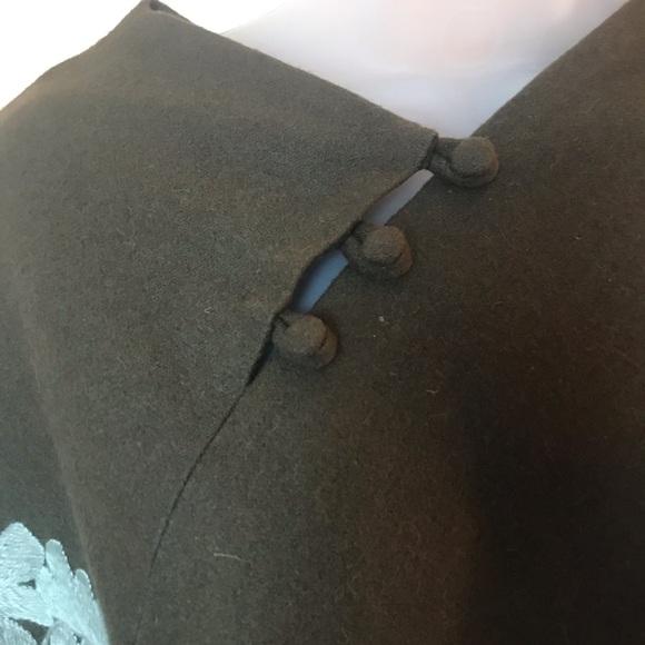 Olga Fisch Brown Floral Embroidered Wool Poncho OS - Picture 4 of 7